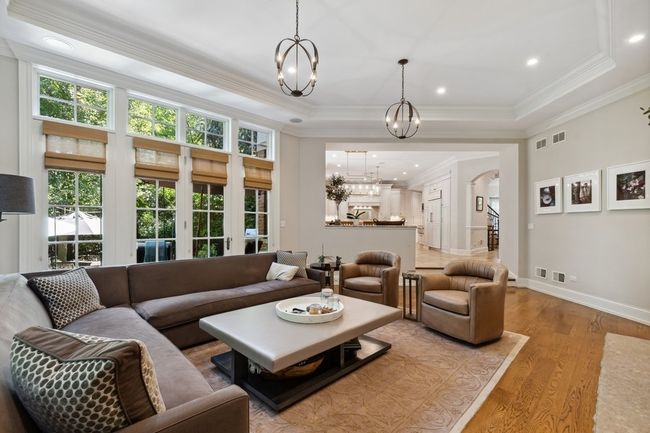 2239 Sheridan Rd, Home with 4 bedrooms, 8 bathrooms and null parking in Highland Park IL | Image 9
