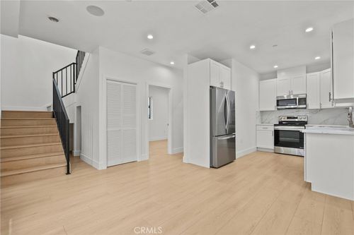 326 Leslie Way, Highland Park, CA, 90042-4813 | Card Image