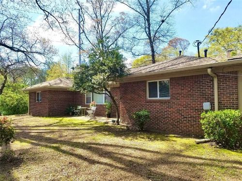 2045 La Dawn Ln Nw, Atlanta, GA, 30318-1939 | Card Image