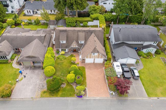 Aerial perspective of suburban area | Image 32