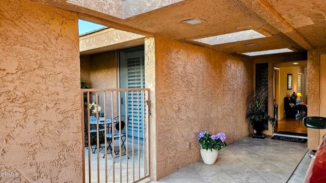 1.outside entry | Image 5