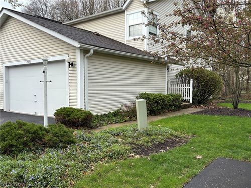 2898 Heatherwood Ct, Stow, OH, 44224-4380 | Card Image