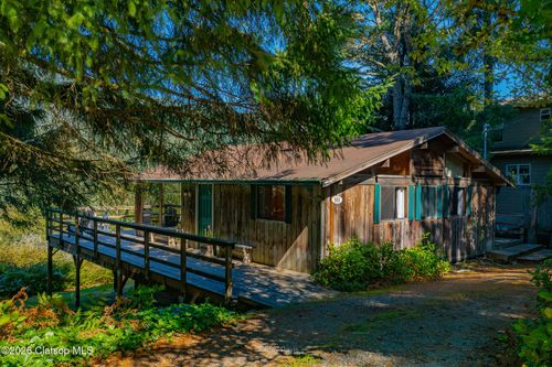 285 University Ave, Manzanita, OR, 97130-9087 | Card Image