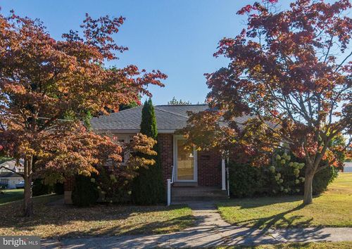 709 N 4th St, HAMBURG, PA, 19526-1405 | Card Image