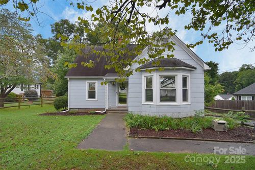 809 Walker St, Kannapolis, NC, 28081-5353 | Card Image