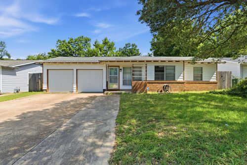 736 Oak Drive, Hurst, TX, 76053 | Card Image