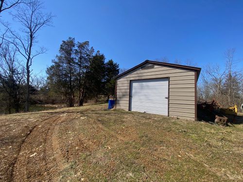 325 Old State Rd, Manchester, OH, 45144-9453 | Card Image