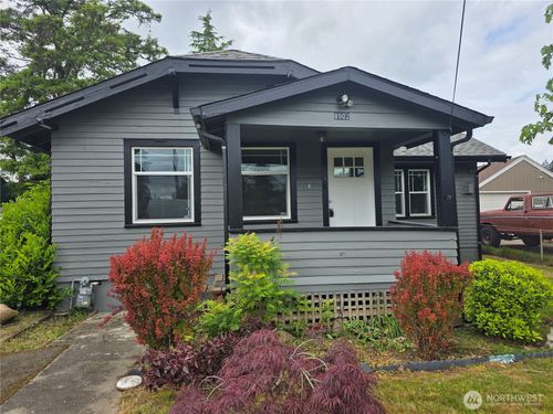 8902 Forest Rd Sw, Lakewood, WA, 98498-1012 | Card Image
