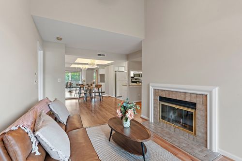 259 Hillsboro Pl, Nashville, TN, 37215-1337 | Card Image