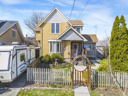 141 York Street, St Catharines, ON, L2R6E8 | Card Image
