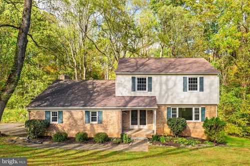 10536 Knollwood Dr, Manassas, VA, 20111-2834 | Card Image