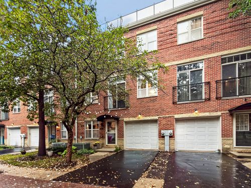3253 N Bay Ct, Chicago, IL, 60618-4064 | Card Image