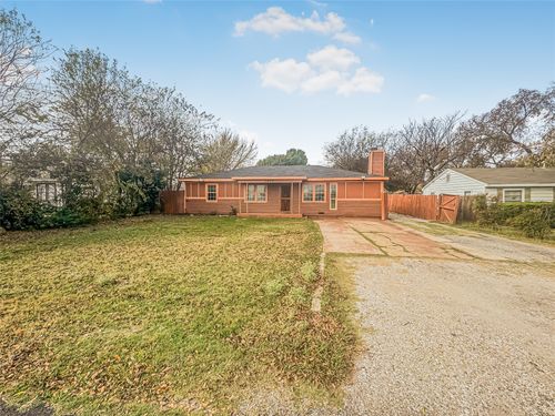 3811 Criswell St, Lancaster, TX, 75134-1223 | Card Image