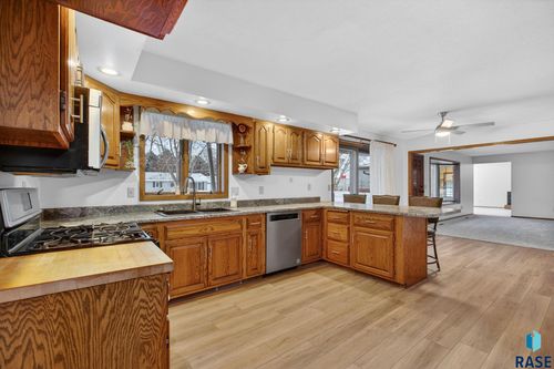 5405 N Indiana Ave, Sioux Falls, SD, 57104-0442 | Card Image