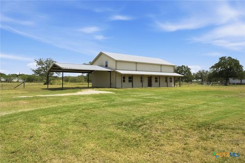 373 Cross Rd, Kingsbury, TX, 78638 | Card Image