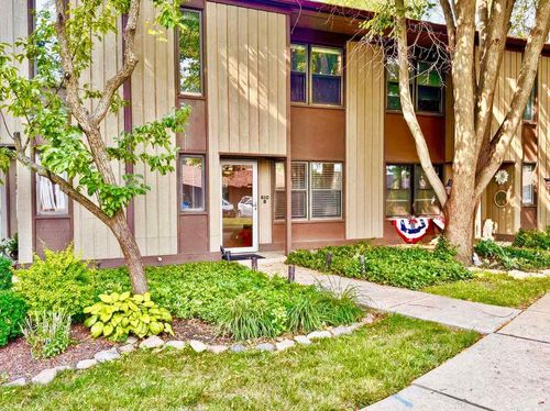 b-610 Hough St, Barrington, IL, 60010-3174 | Card Image