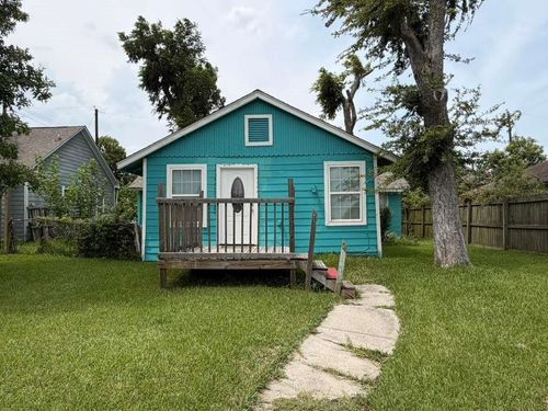 3226 Arkansas St, Baytown, TX, 77520-5915 | Card Image
