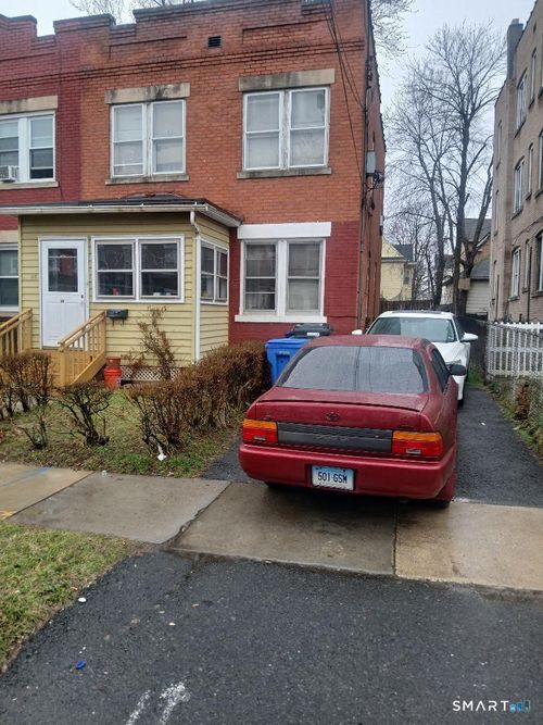 48 Redding St, Hartford, CT, 06114-1859 | Card Image