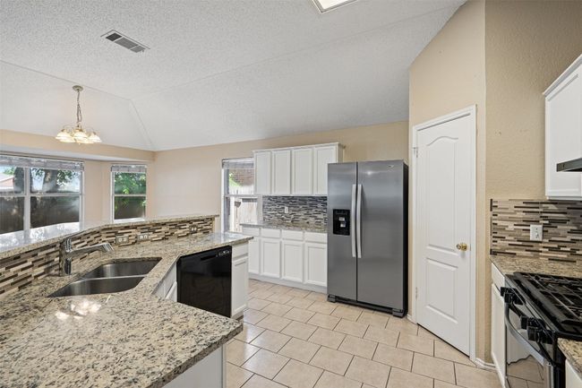 1008 Chippewa, House other with 4 bedrooms, 2 bathrooms and 4 parking in Round Rock TX | Image 17