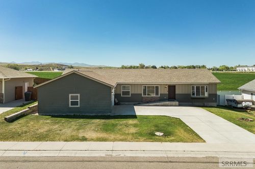 490 Snowflake Street, American Falls, ID, 83211 | Card Image