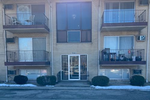 apt-1e-18361 Glen Oak Ave, Lansing, IL, 60438-2777 | Card Image