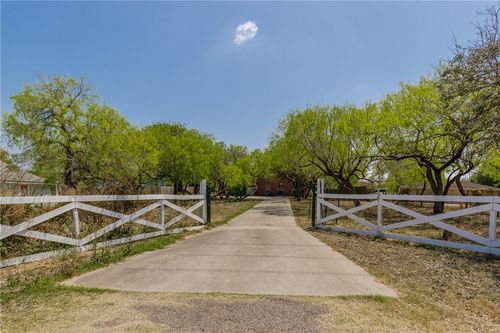 4226 Rehfeld Rd, Corpus Christi, TX, 78410-4137 | Card Image