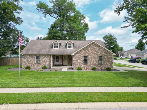1606 Manor Dr, Hope, IN, 47246-9360 | Card Image