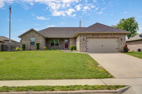 678 E Simpson St, Willard, MO, 65781-7803 | Card Image