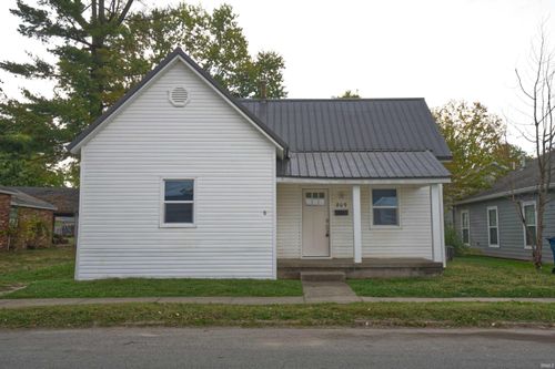 809 N Court Street, Sullivan, IN, 47882-1011 | Card Image