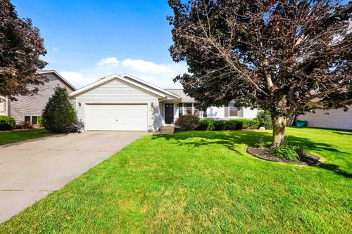 3221 Aurora Ln, Janesville, WI, 53548-8511 | Card Image