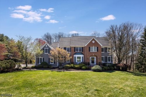 2 Fieldcrest Rd, Chester, NJ, 07930-2655 | Card Image