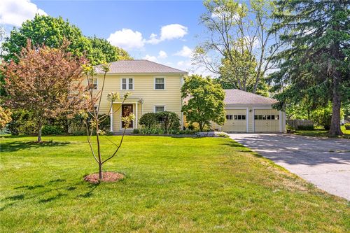 56 Middle Hwy, Barrington, RI, 02806-1515 | Card Image