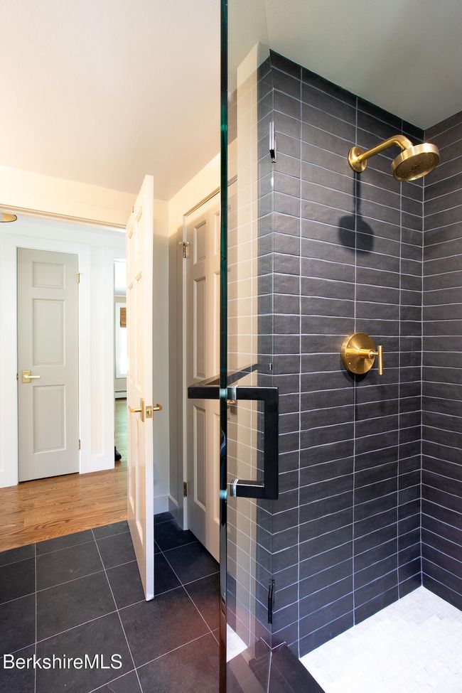 Full bath on main floor | Image 15