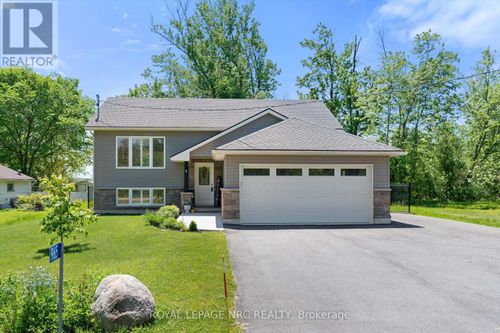 965 Bertie St, Fort Erie, ON, L2A1Z7 | Card Image