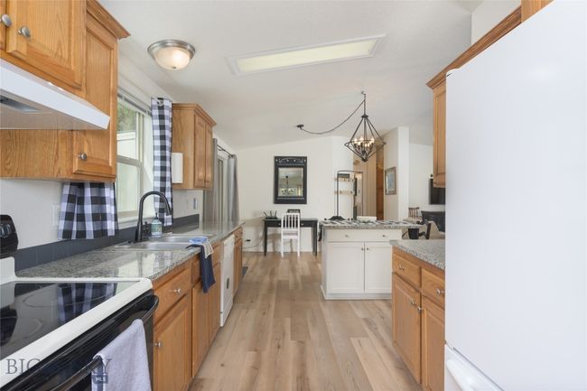 Main Home Kitchen | Image 14