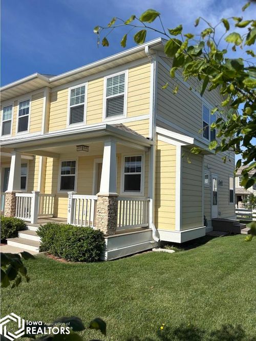 2134 Diamond Ln, Fairfield, IA, 52556-8611 | Card Image