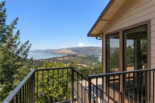 8202 N Heights Dr, Kelseyville, CA, 95451-9050 | Card Image