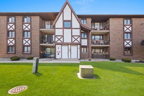 apt-2d-10531 S Roberts Rd, Palos Hills, IL, 60465-3908 | Card Image