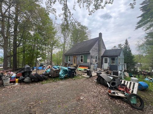 43 Pinewood Ave, Bethlehem, NH, 03574-4825 | Card Image