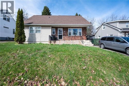 190 Maple St, Moncton, NB, E1C6A4 | Card Image