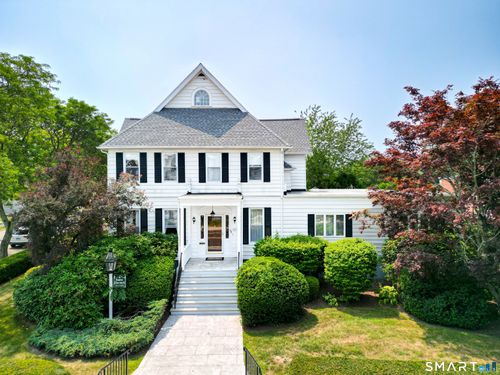 32 E Main Street, Stonington, CT, 06378 | Card Image
