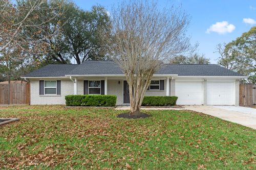 506 Mary Ann Dr, Friendswood, TX, 77546-3715 | Card Image