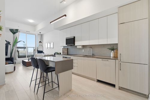 214-2489 Taunton Rd, Oakville, ON, L6H3R9 | Card Image