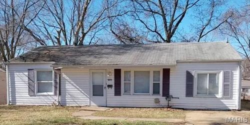 9819 Vickie Pl, Saint Louis, MO, 63136-1912 | Card Image