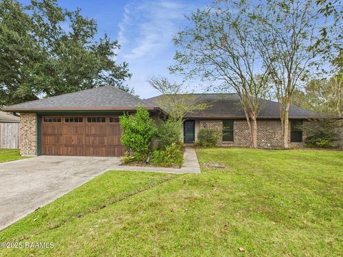 108 Pullin Dr, Youngsville, LA, 70592-5604 | Card Image