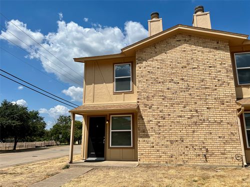 a-2019 Paisley Dr, Arlington, TX, 76015-2846 | Card Image