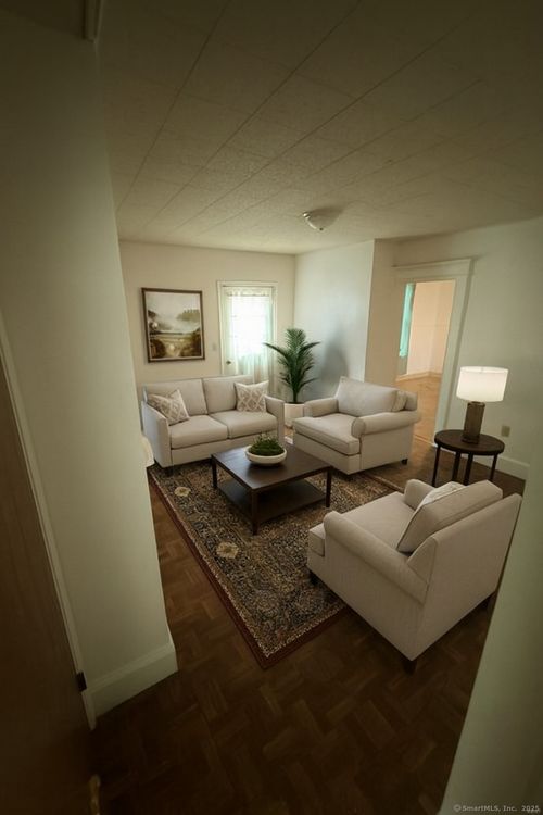 35 Woodward Ave, Waterbury, CT, 06705-1902 | Card Image