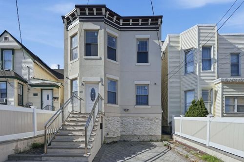 1525 38th St, North Bergen, NJ, 07047-2520 | Card Image