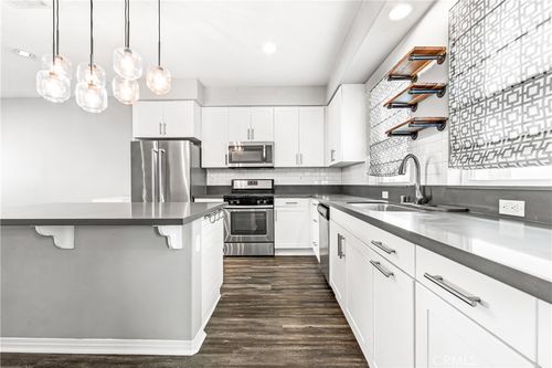 6331 Pacific Way, Westminster, CA, 92683-8529 | Card Image