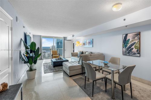 apt-4009-1200 Brickell Bay Dr, Miami, FL, 33131-3276 | Card Image